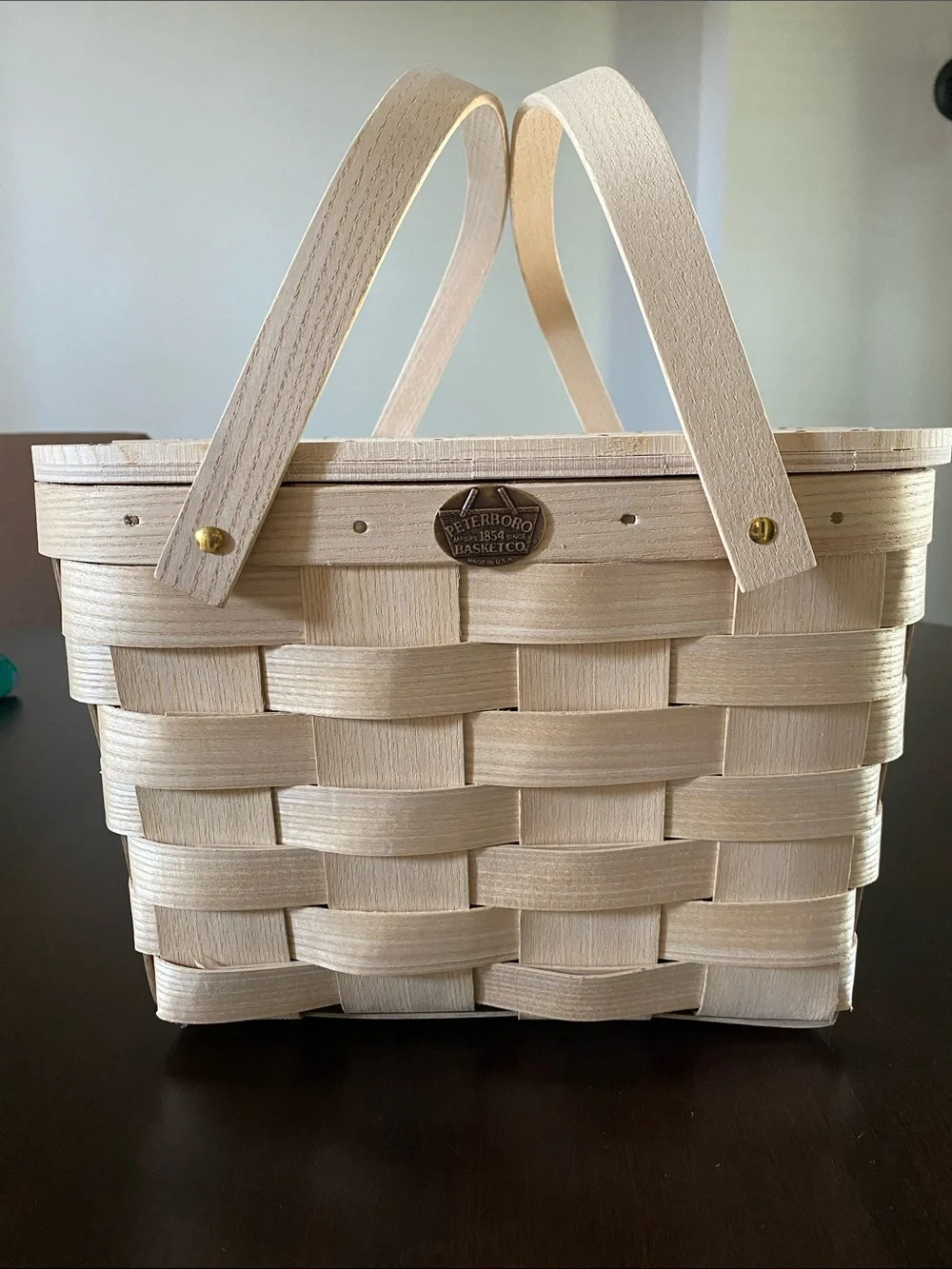 Peterboro Two Pie Basket with Wood Riser (NWOT)